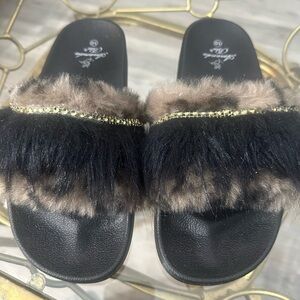 Faux Fur Slide Sandals - Black/Brown